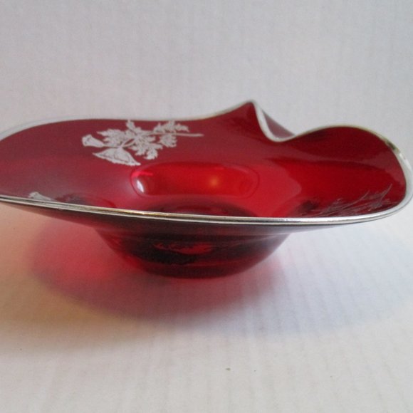 *Vibrant Vintage Red Glass Dish Swirl Foldover with Silver Leaf Overlay - Picture 4 of 8